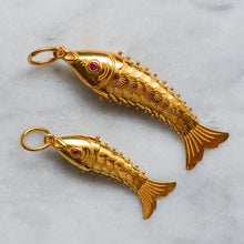 Load image into Gallery viewer, Vintage 22K Yellow Gold Small Articulated Fish Pendant
