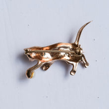 Load image into Gallery viewer, Vintage Retro Playful Cat Brooch
