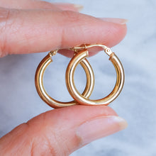Load image into Gallery viewer, Vintage Hoop Earrings by UnoAErre
