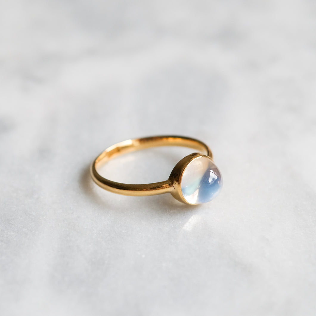 Antique Edwardian 18K Yellow Gold Moonstone Ring