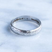 Load image into Gallery viewer, Vintage Art Deco Platinum Band with Engraved Foliate Decoration
