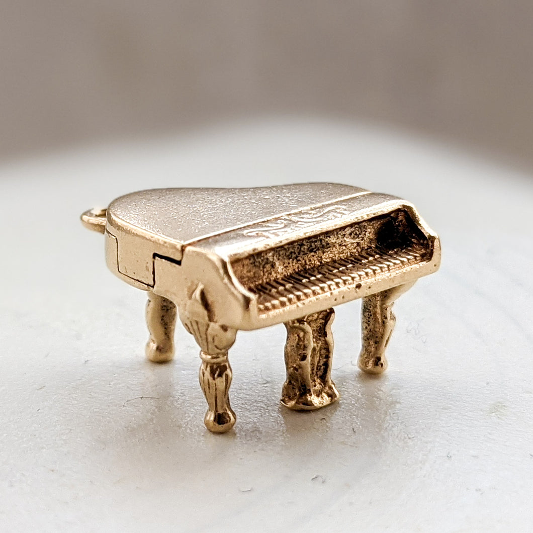 14K Yellow Gold Baby Grand Piano Charm