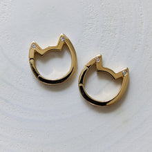 Load image into Gallery viewer, Edition 5 of 9: 18K Yellow Gold Eye of the Cat Mid-Century Diamond Charm Enhancer
