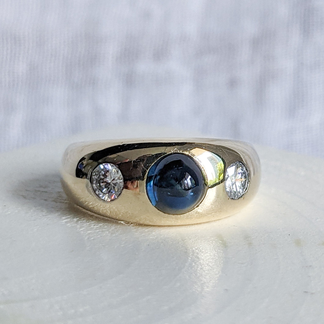 14K Yellow Gold Flush Set Sapphire and Diamond Ring Size UK Q / US 8.25