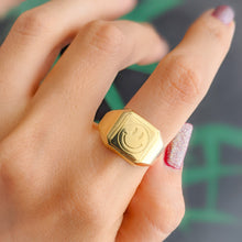 Load image into Gallery viewer, Vintage 14K Yellow Gold Square Smiley Signet Ring
