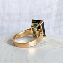 Load image into Gallery viewer, 18K Yellow Gold Synthetic Green Spinel Ring US 7 / UK N
