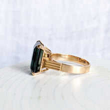 Load image into Gallery viewer, 18K Yellow Gold Synthetic Green Spinel Ring US 7 / UK N
