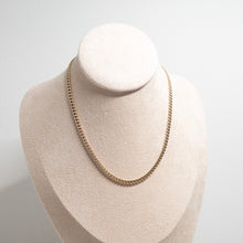 Load image into Gallery viewer, 1920s 15 Inch 14K Yellow Gold Curb-Link Chain

