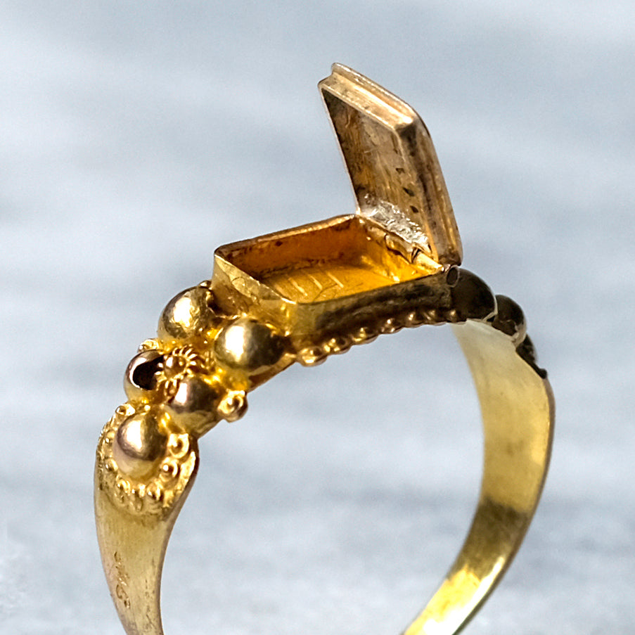 Antique Poison Ring 18K Gold Georgian Enamel Poison Ring Eye Of