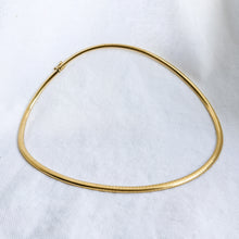 Load image into Gallery viewer, Vintage 17 inch / 43 cm 14K Omega Choker Necklace
