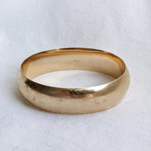 Load image into Gallery viewer, Vintage 14K Yellow Gold Hinged Bangle
